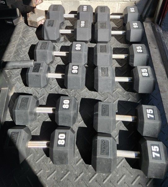  SAVE $$ & BLACK FRIDAY.  Hex Dumbells SET  75s To 100s. Delivery For Extra

( 1050 POUNDS TOTAL)$900 

NOT SOLD SEPARATELY 