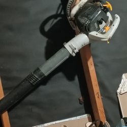 Ryobi 150 MpH 400 CFM 26 CC Leaf Blower 