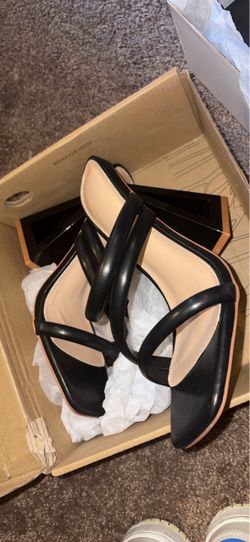 Black new heels size 7