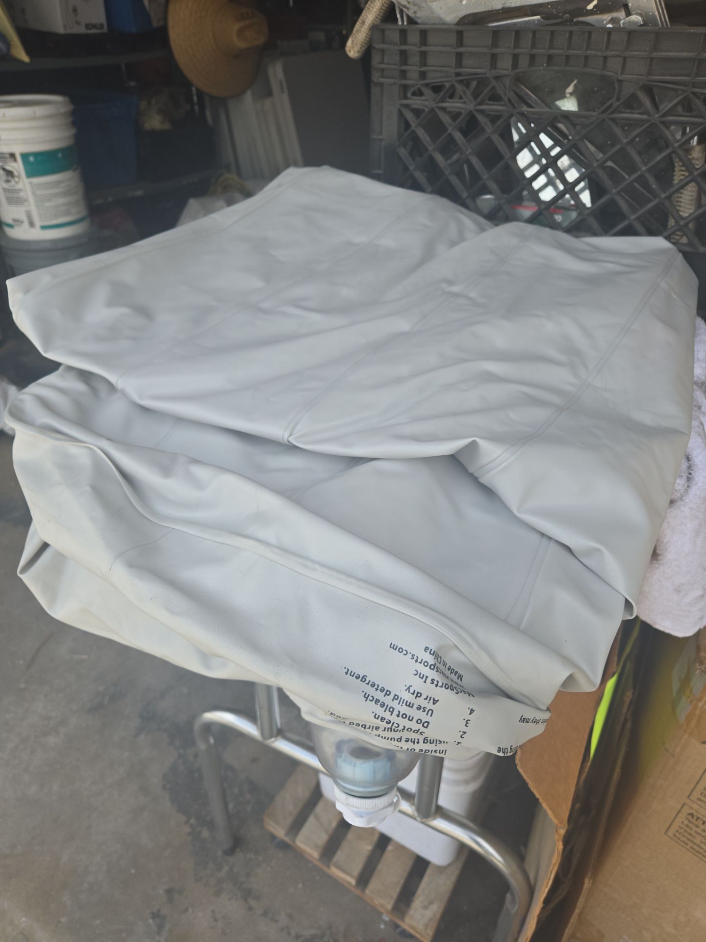 Blow up mattress