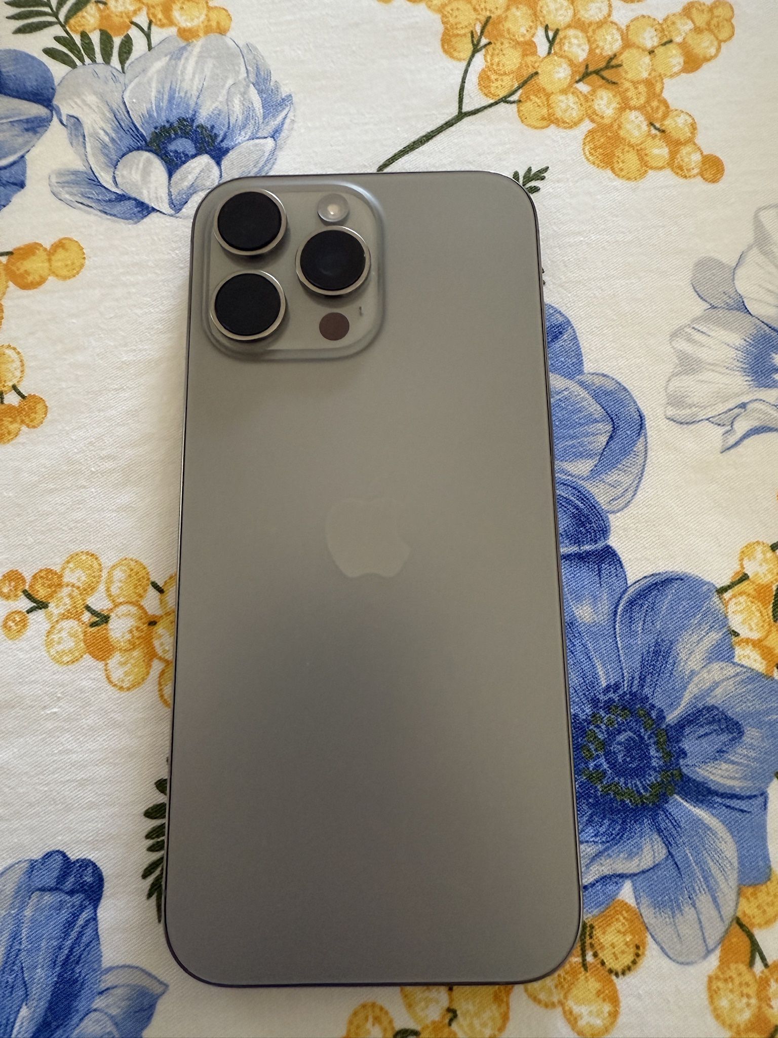 iPhone 16 Pro Max – 256GB (AT&T)