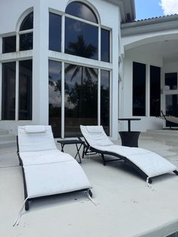 Outdoor Wicker Chaise Lounge Chairs Set of 2 with table and cooler