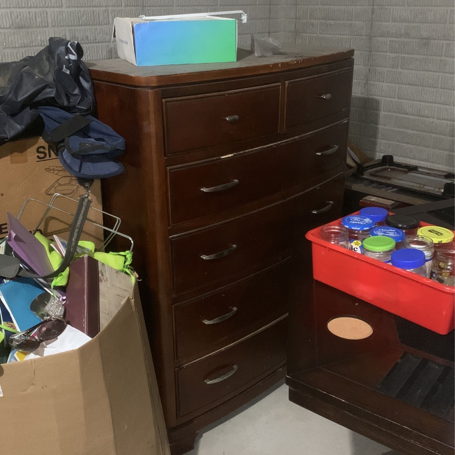 old dresser come get it 