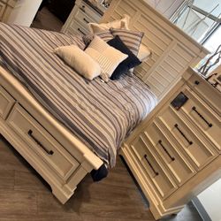 New King  Bedroom Set