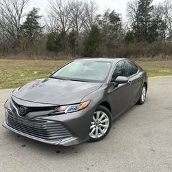 2019 Toyota camry LE