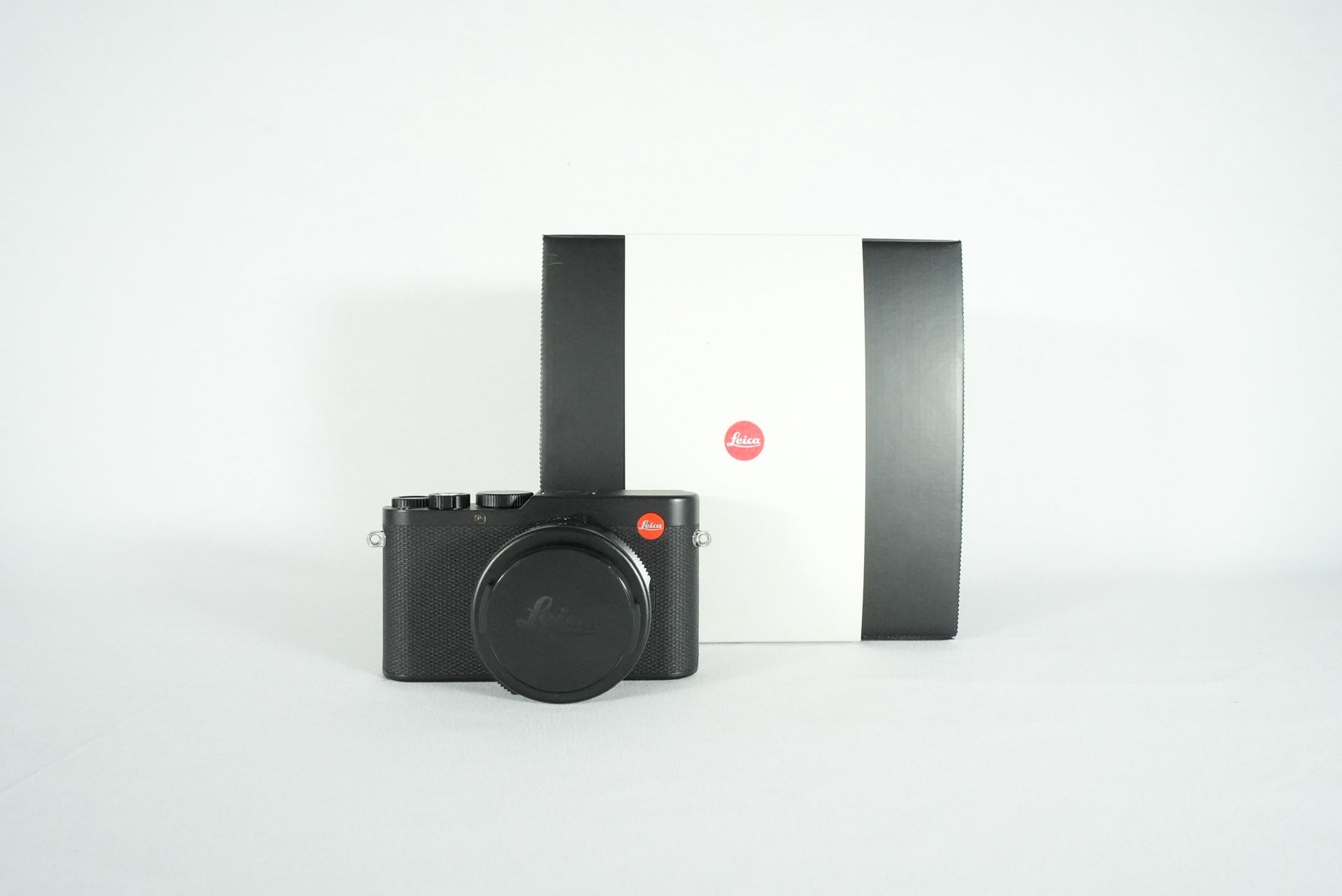 Leica D-Lux 8 compact mirrorless camera
