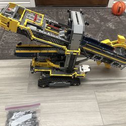 Lego retired bucket excavator 42055 huge set