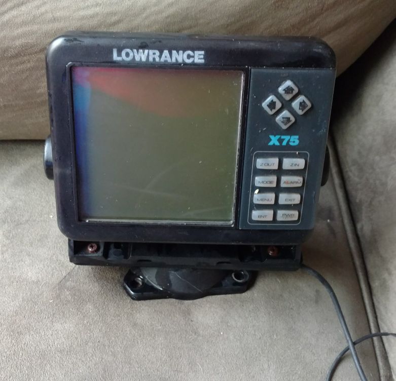 Lowrance X75 Fish Finder with cables