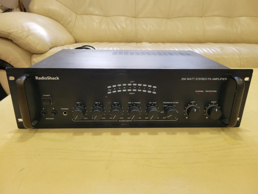 Radioshack 250 watt Stereo Power Amplifier.