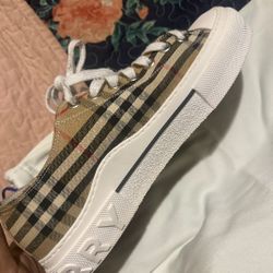 Burberry Shoes 