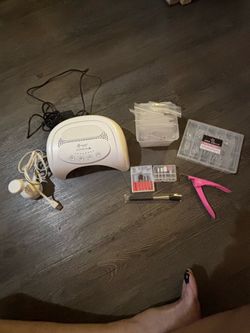 Gel finger lamp and hand lamp used twice and accessories