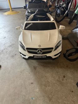 Kids mercedes benz electric car