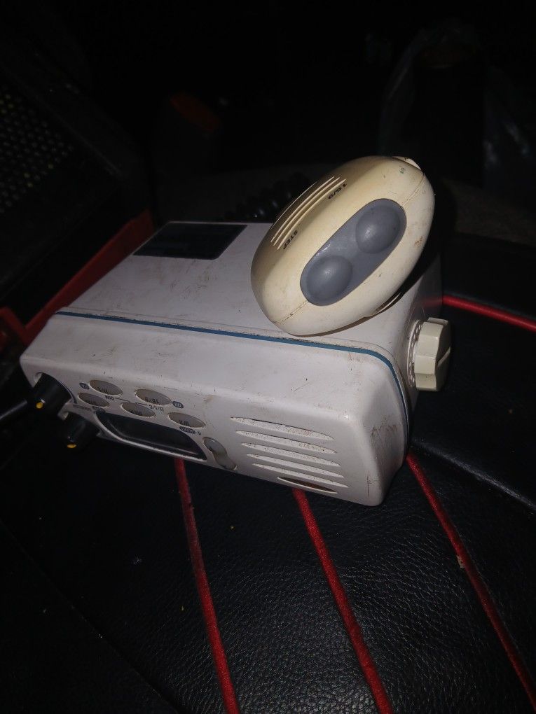 Aurora plus VHF.
Marine transiver