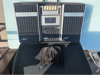 Superscope CS-200 70s vintage portable stereo cassette recorder