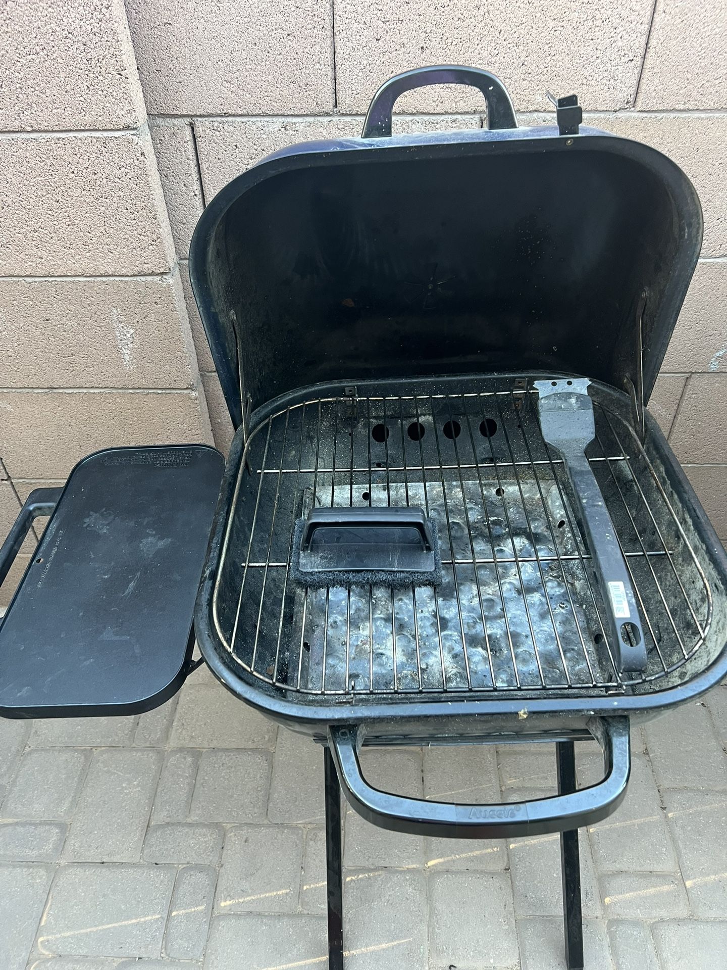BBQ Grill With Side table