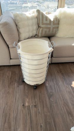 Rolling Wire Laundry Hamper with Fabric Liner, washable