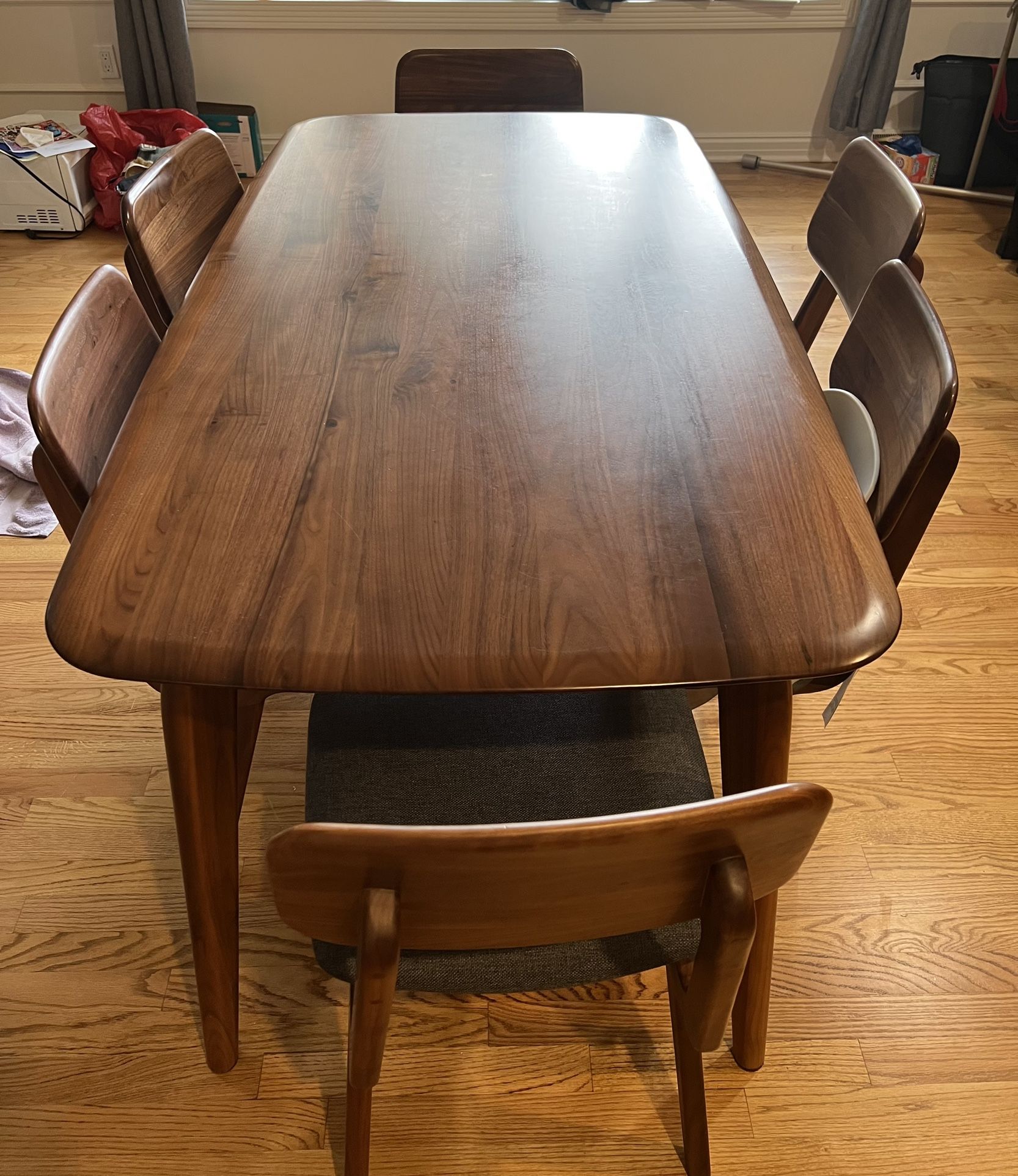 Castlery Vincent Walnut Kitchen Table And 6 Chairs