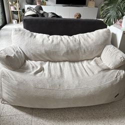 Free Foam Loveseat 