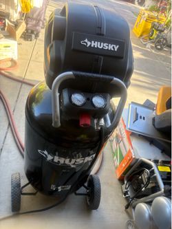 1.7 HP, 200 PSI, 30 Gal., 5.1 SCFM 90 PSI, Single-Stage, Oil Free Portable Vertical Electric Air Compressor