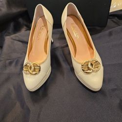 Leather Beige Elegant Pump 7.5 W