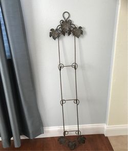 Wall plate hanger