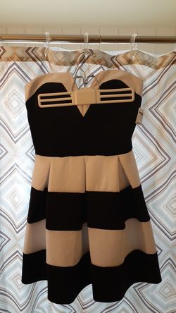 New! Medium Charlotte Russe Black/White Sleeveless Mini Dress
