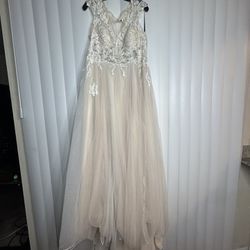 illusion plunge lace appliqued wedding dress  
