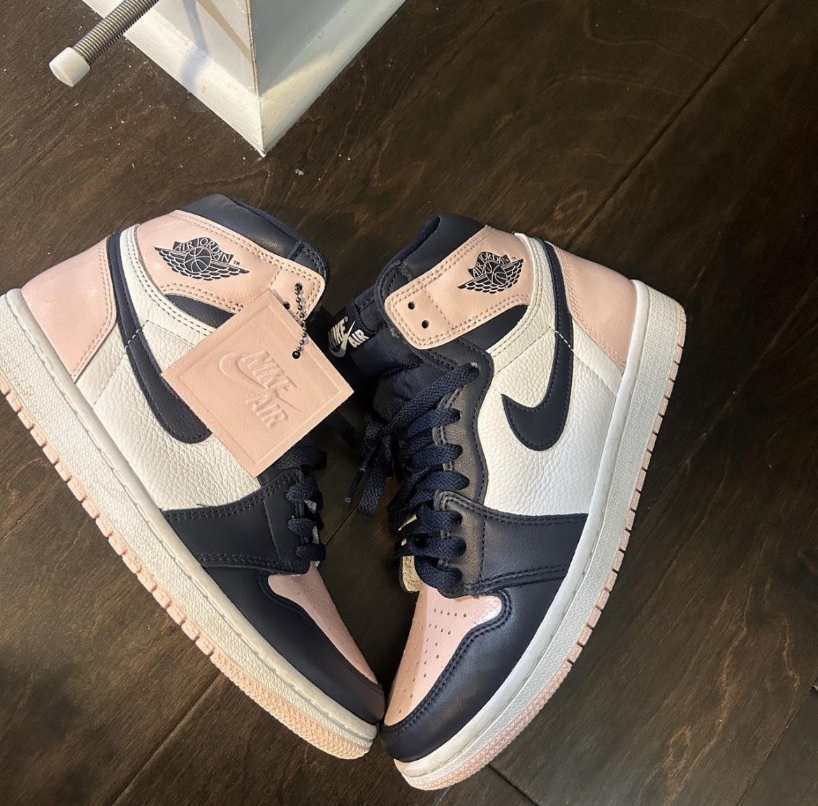 Air Jordan 1 Retro High OG 'Bubble Gum' (US 8)