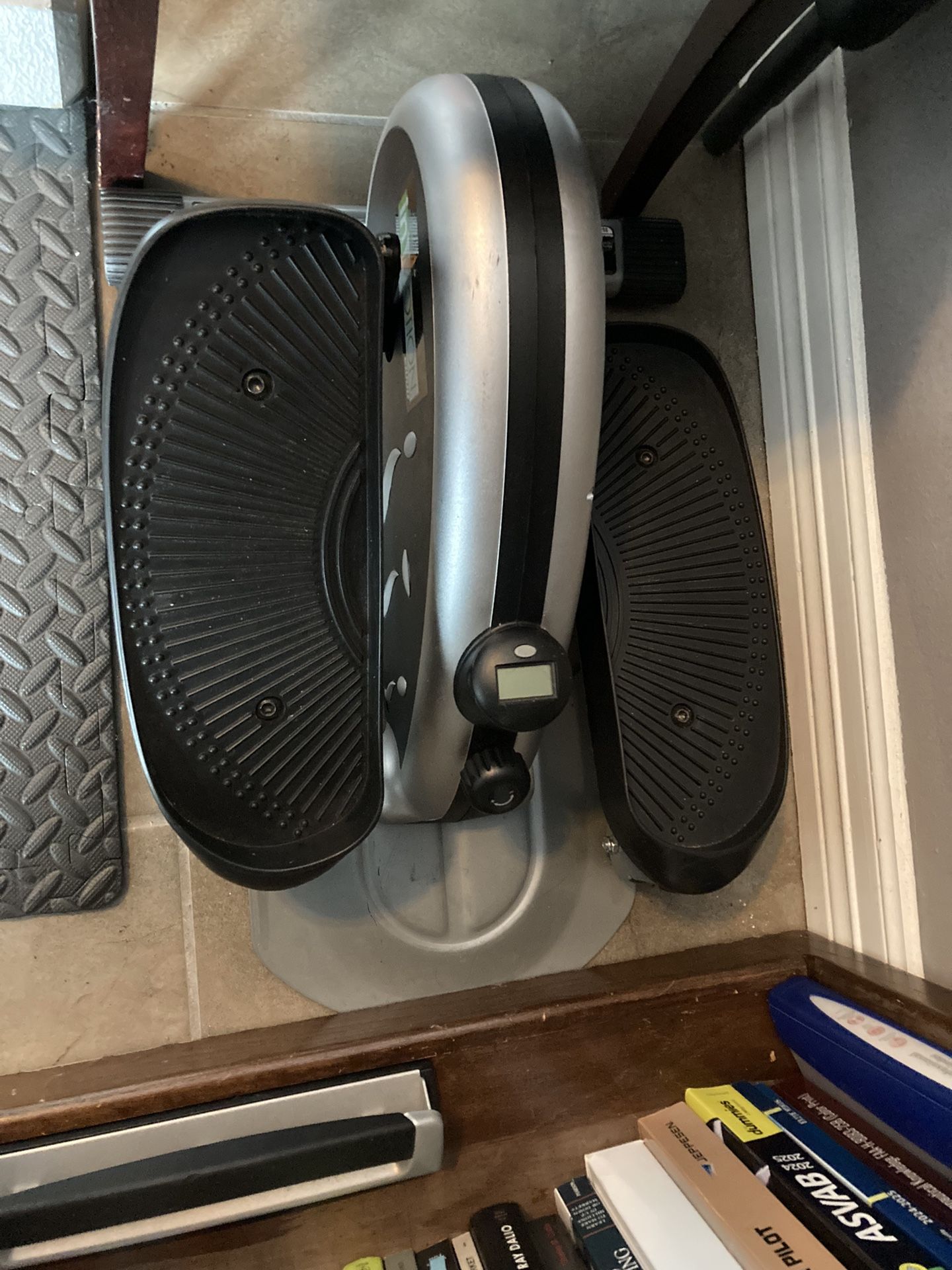 Mini Stepper Exercise Machine w/ LCD Monitor – Works Great