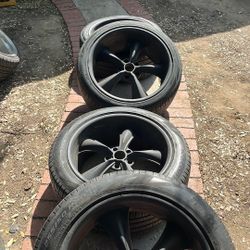 Boss 338 Torq Thrust 20x10 5x5 C10 OBS Wheels And Tires