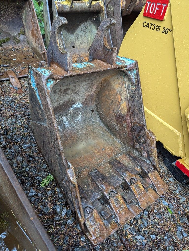 18" Kobelco SK30SR Mini Excavator Bucket