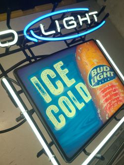 BUD LIGHT GLASS TUBE NEON LIGHT..HAS DIMMER ON IT WORKS GREAT TEST IT BEFORE YOU BUY IT 👍..SE HABLA ESPANOL..CHECK OUT MY PAGE FOR MORE ✔️ ✅️