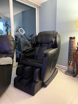 Ootori Massage Chair – Excellent Condition!