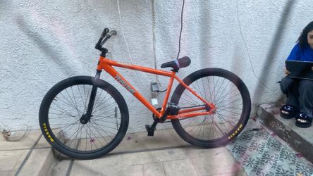 Orange palm throne fxd gear.             trades for other thrones
