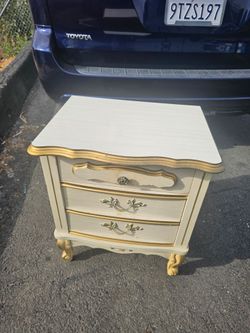 SMALL BEDSIDE TABLE IN NORWALK