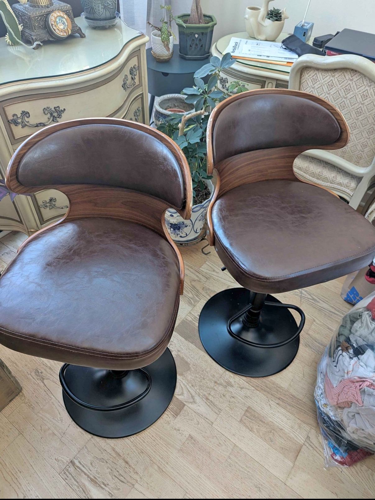 Set of 2 Brown Leather Bar Stools