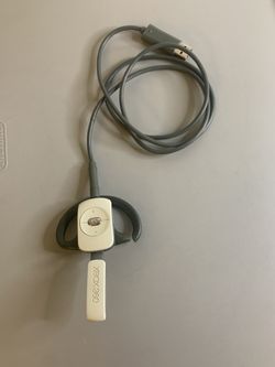 Microsoft Xbox 360 Wireless Bluetooth Single Earpiece Headset With USB Charger