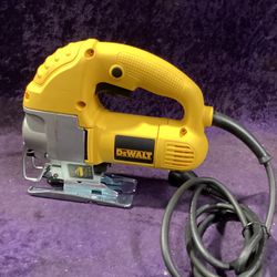 🧰🛠DEWALT 5.5 Amp Corded Variable Speed Jig Saw-LIGHTLY USED!-$95!🧰🛠