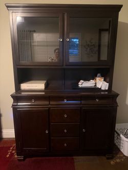 Solid Wood China Cabinet / Hutch – Excellent Condition – $250