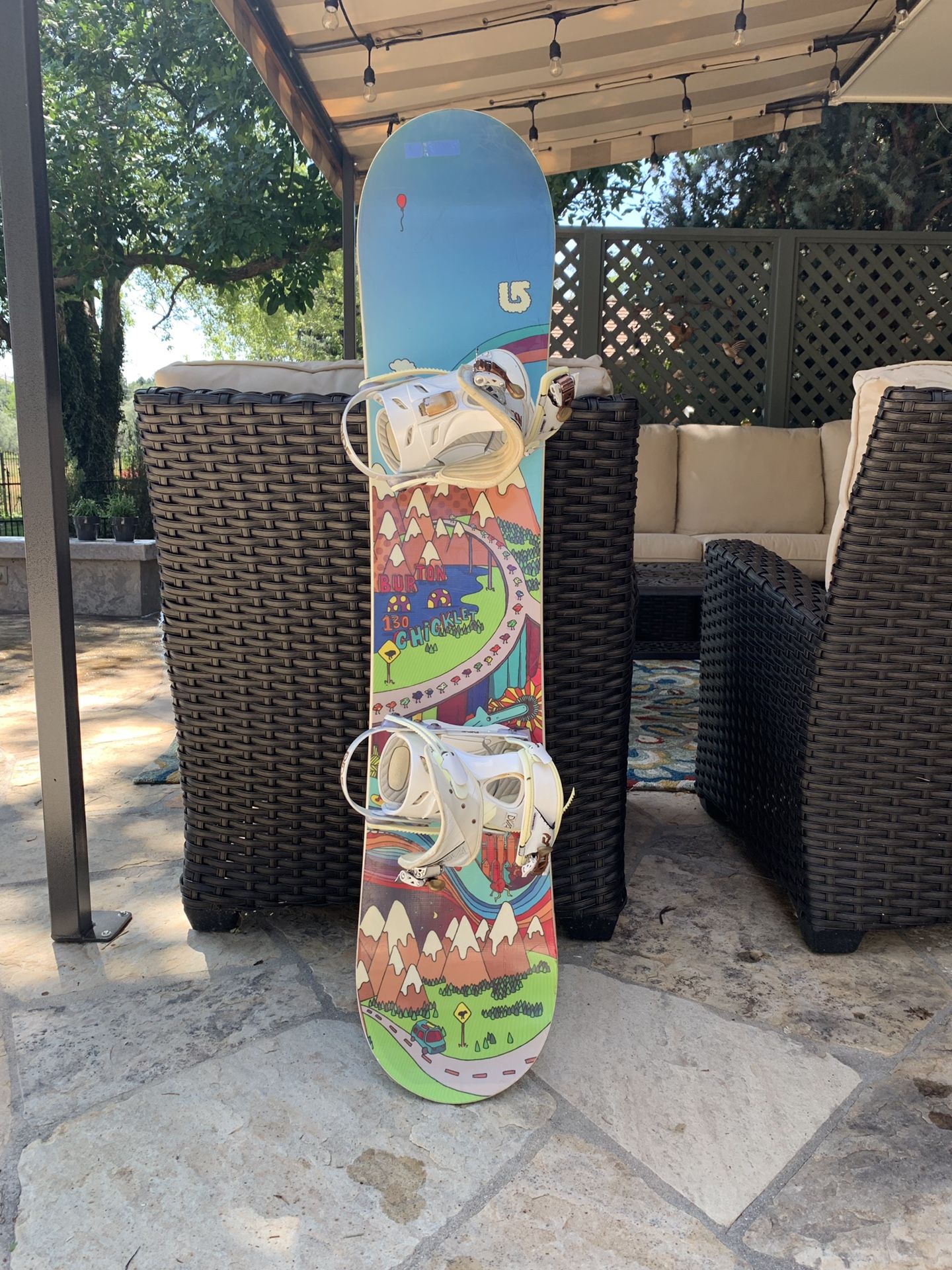 Girl’s Burton Chicklet Snowboard 130 (FREE boots with purchase)
