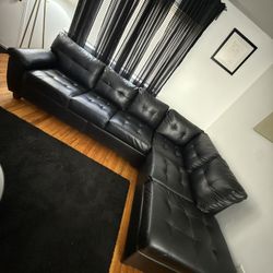 Raymour And Flanigan Sectional