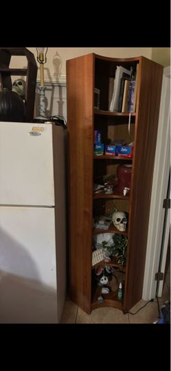Corner shelf