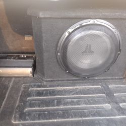 Jl Audio 10 Inch  Sub In Wedge Box & Jl 600/1 Amp
