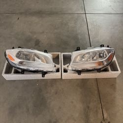 2022 Mercedes Sprinter OEM Halogen Headlight Set