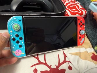 Nintendo Switch oled Modded Come With 256GB, Tinfoil, Fully Loaded. Comes what u see in the picture