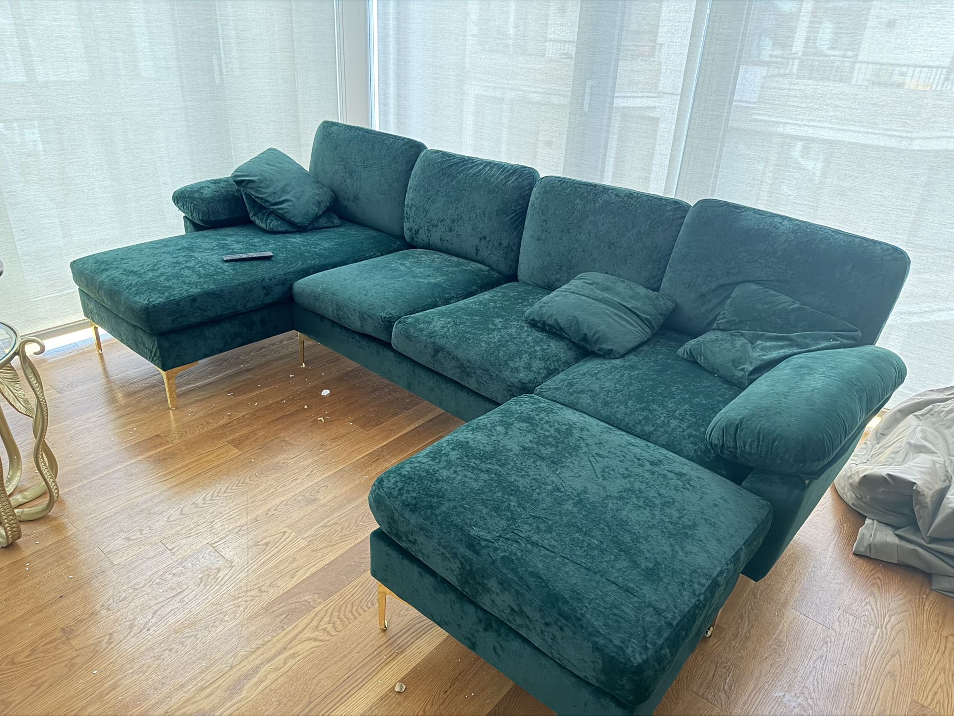 Velvet Green Sectional Couch / Sofa for Sale in Brooklyn, NY - OfferUp