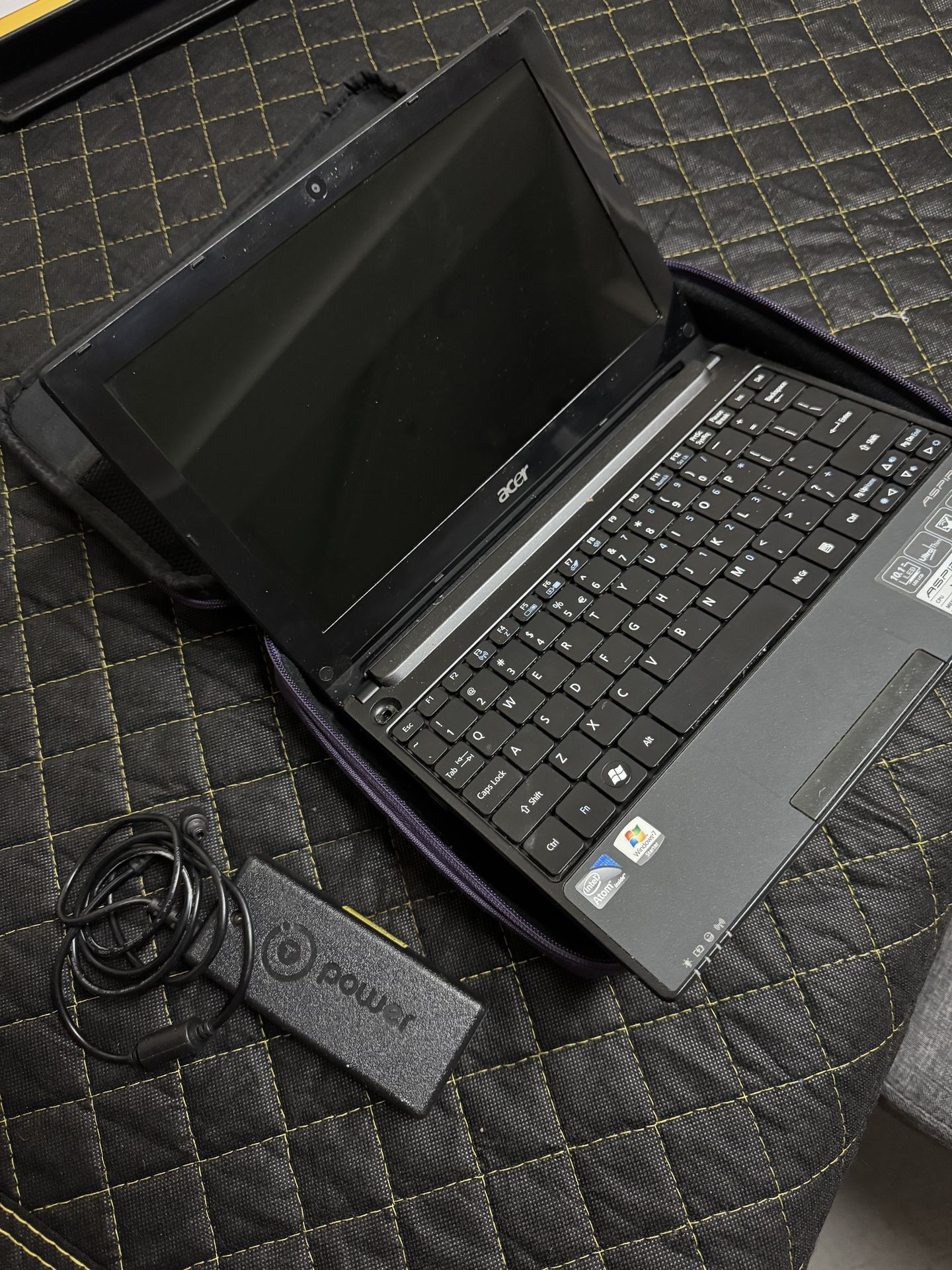Golla Mini Laptop