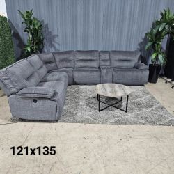 Oversized Reclining Sectional Sofa (Delivery Available!! )