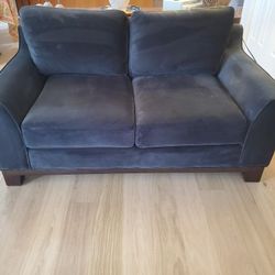 Gorgeous Charcoal Velvet Loveseat $550 Edmondd