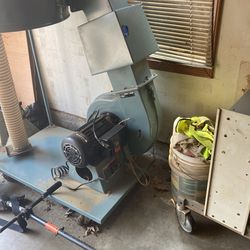 Delta vacuum cleaner runs on 220 light new as you can send a picture